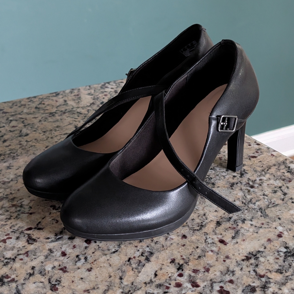 Clark's Elegant Black Women's MaryJane Heels Size 9.5 New